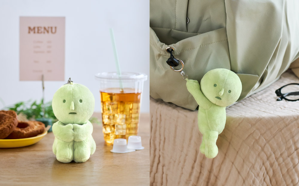 發光小精靈 絨毛鑰匙圈 - 孤僻精靈 / 命懸一線 - Smiski Plush Keychain - SMISKI Hugging Knees / SMISKI Hanging On!