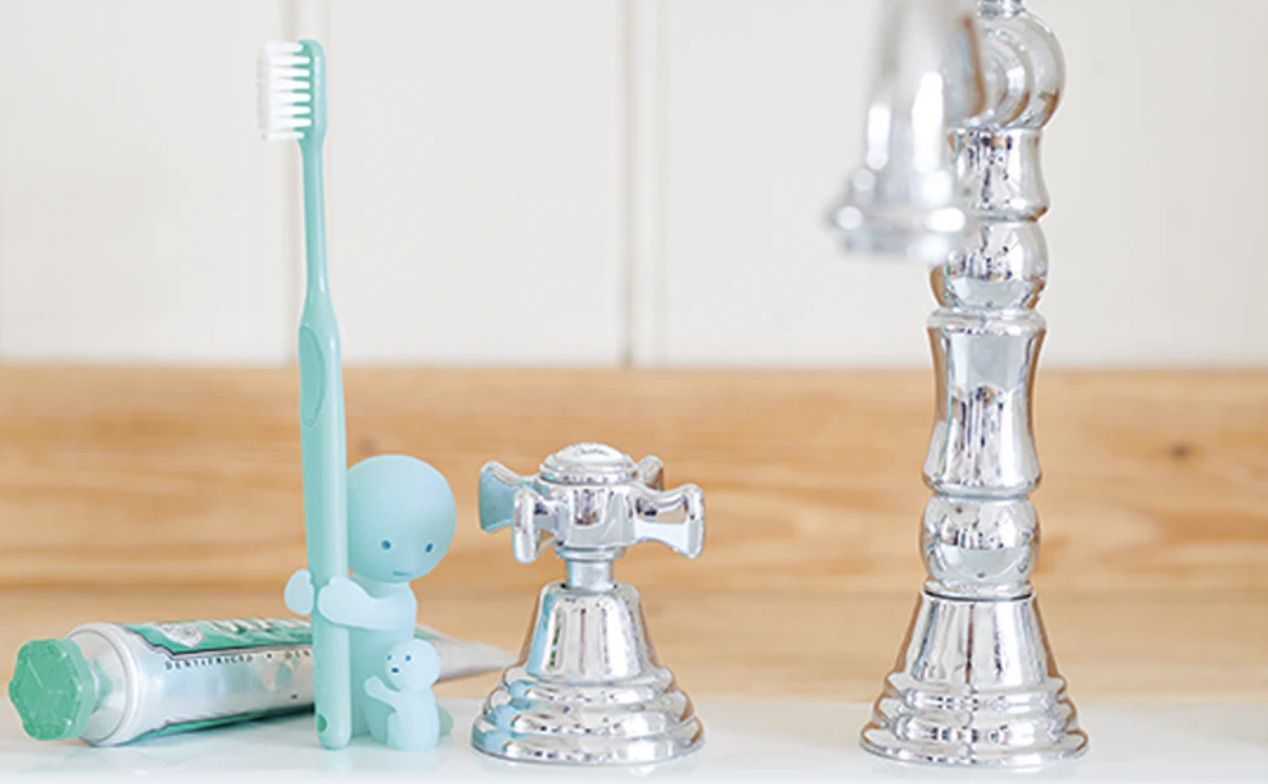 發光小精靈 牙刷架 - 願者上鉤 / 愛的抱抱 / 為母則強 / 力大無窮 - Smiski Toothbrush Stand - Protecting / Hugging / Holding / Carrying