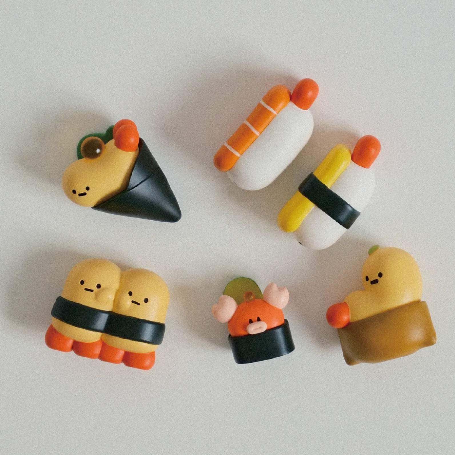 "CRUNCHY DREAM" CrazyEyes × Hanomanga 聯展 - 炸蝦壽司店樹脂公仔盲盒 - 隨機單抽by CrazyEyes
